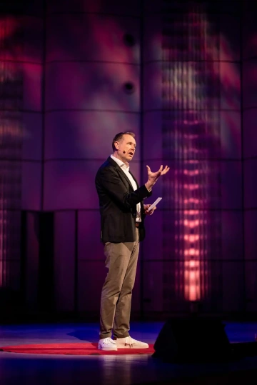 Martin Vasquez ukazuje cesty, jak hledat, nacházet a vyprávět příběhy, které zvyšují hodnotu vašeho produktu či služby.