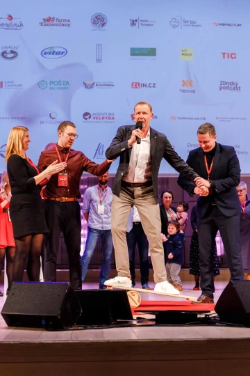 Martin Vasquez ukazuje principy improvizace, která vyžaduje ovládnutí stresu, kreativitu a schopnost nacházet nová řešení.